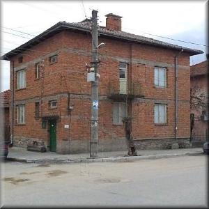 Къща в село